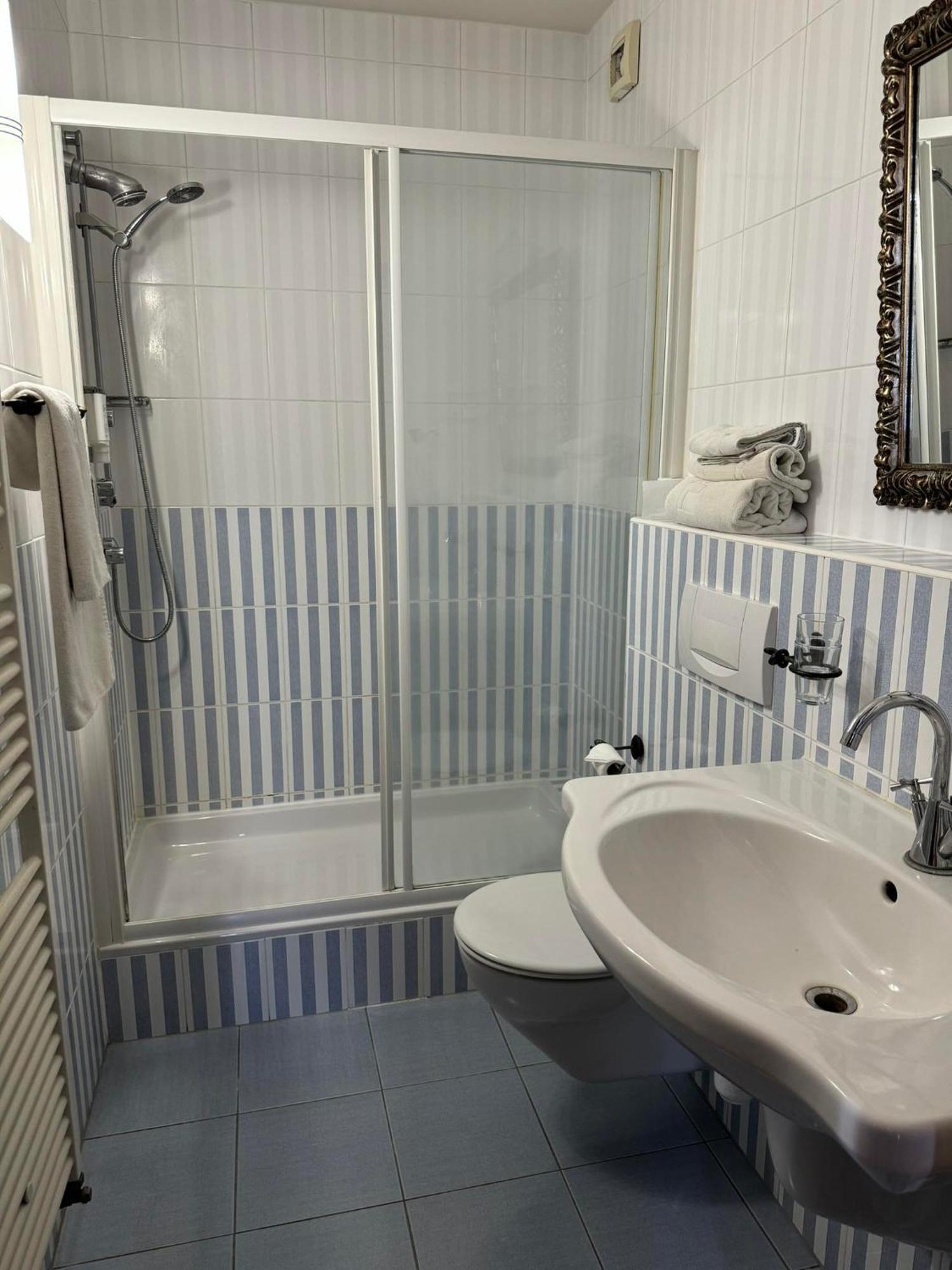 Hotel Palacyk Konin Конин Экстерьер фото