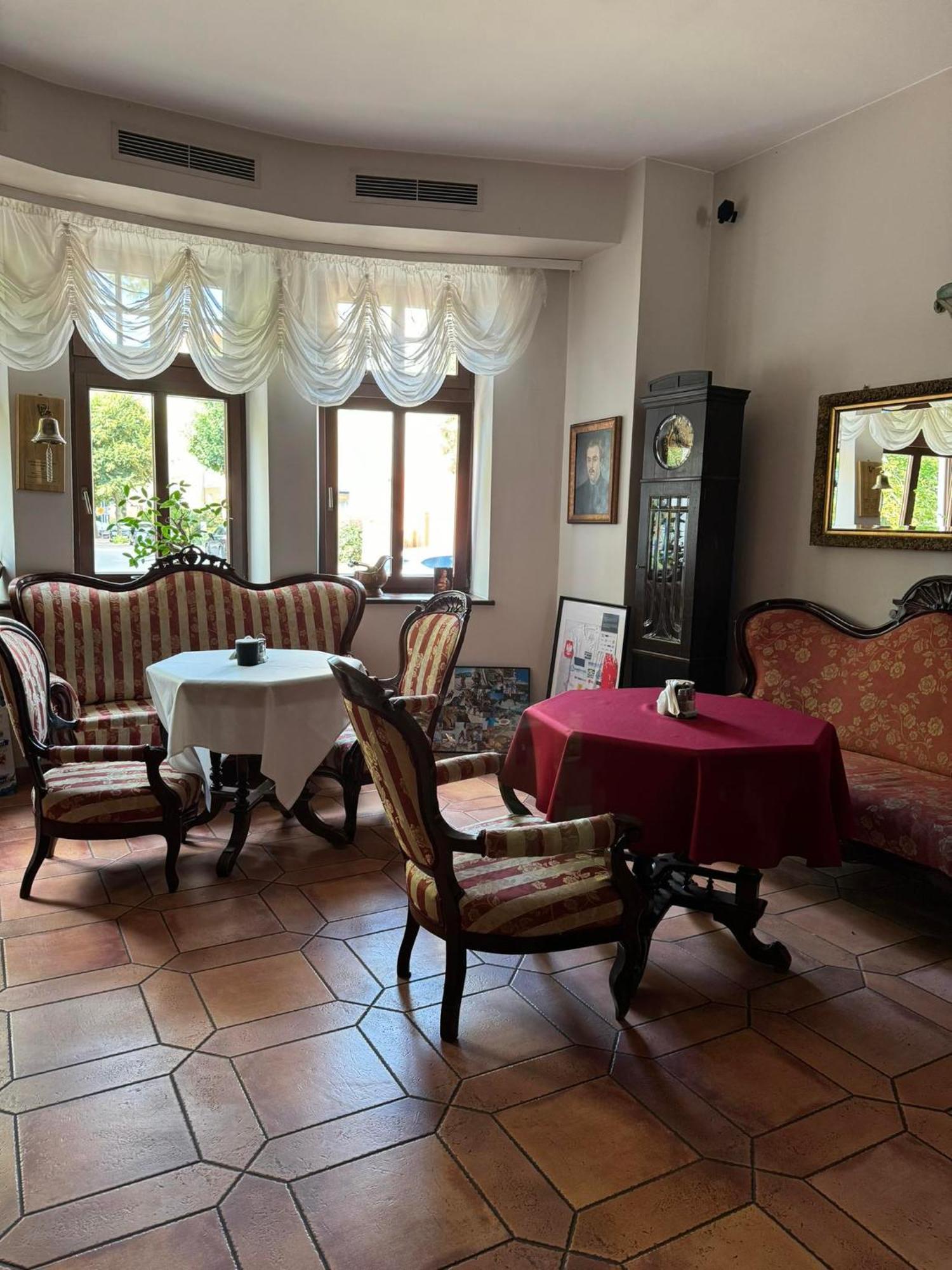 Hotel Palacyk Konin Конин Экстерьер фото