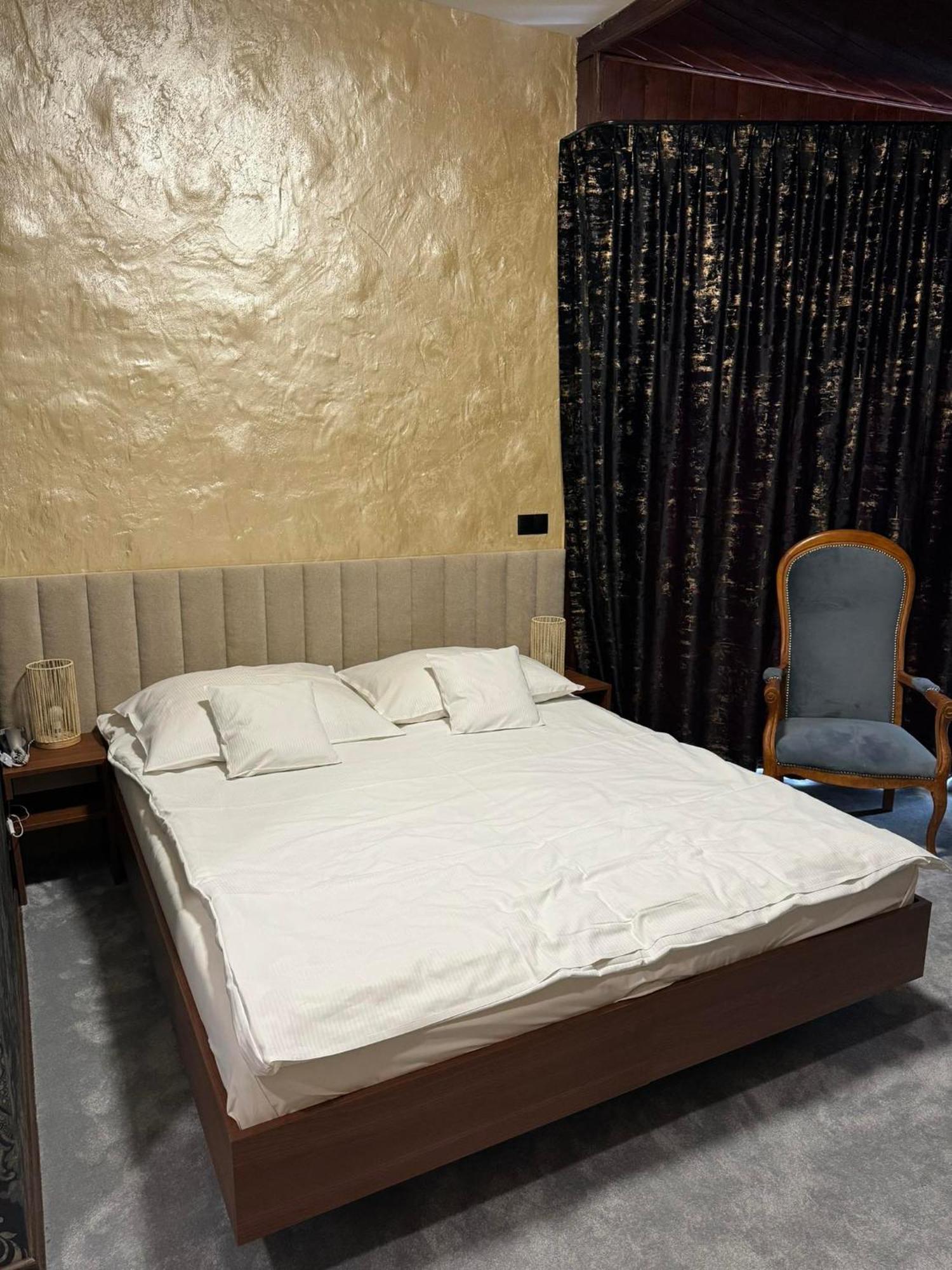 Hotel Palacyk Konin Конин Экстерьер фото