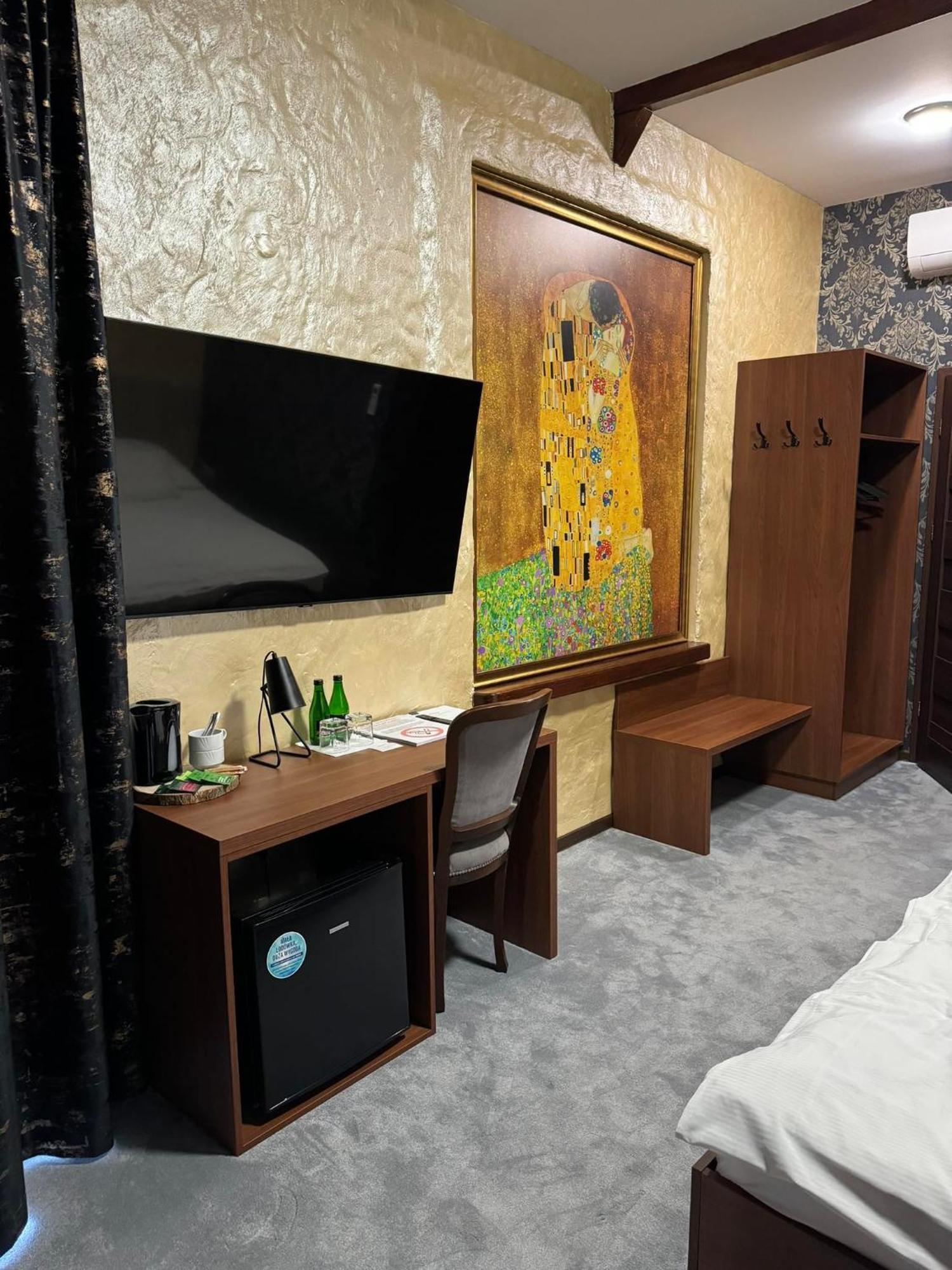 Hotel Palacyk Konin Конин Экстерьер фото