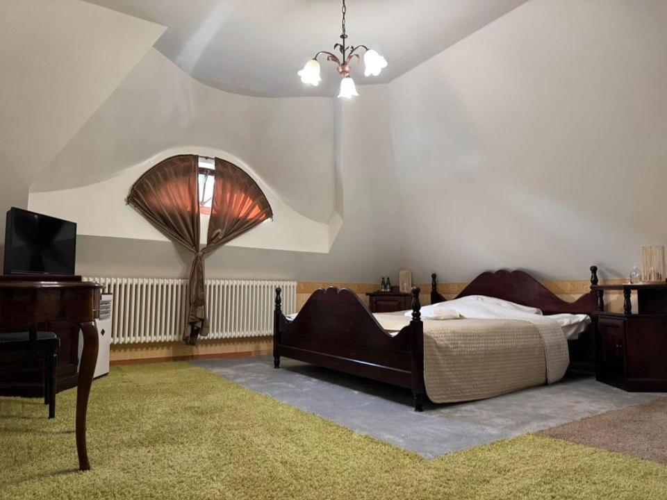 Hotel Palacyk Konin Конин Экстерьер фото