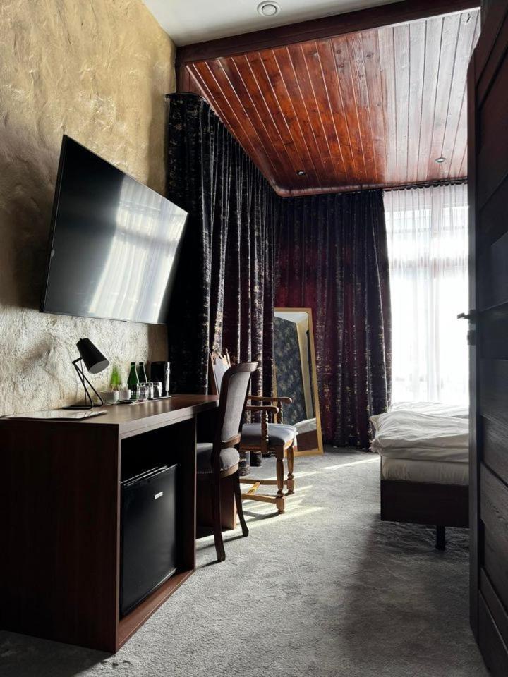 Hotel Palacyk Konin Конин Экстерьер фото